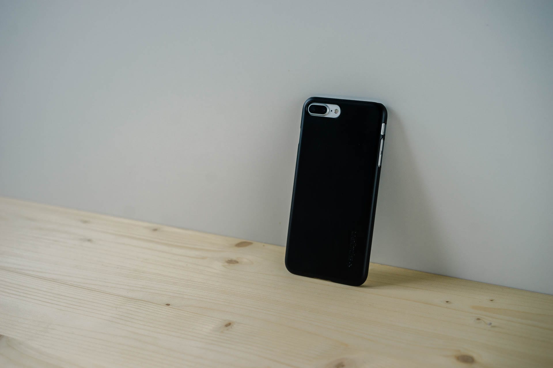 Spigen Thin Fit